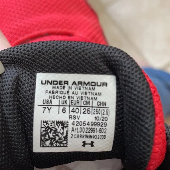 Under Armour Boys BGS Essential Athletic Running Sneakers - Picture 14 of 16